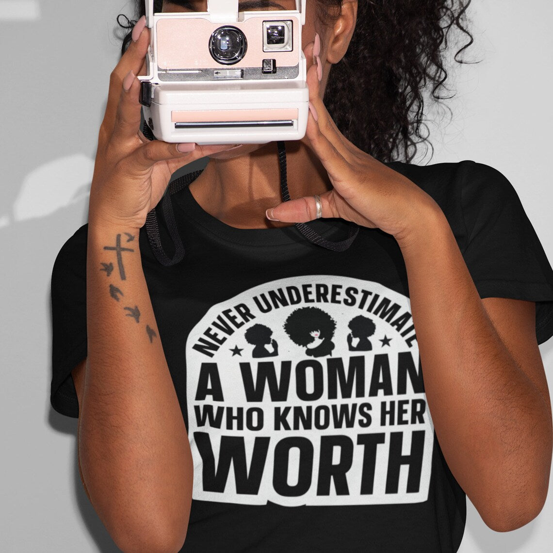 Never Underestimate a Woman Who Knows Her Worth T-shirt